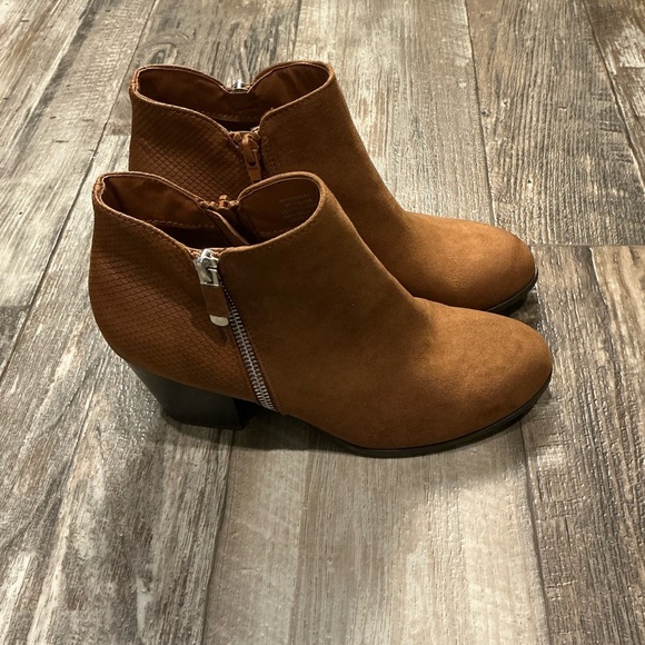 Brown Ankle Boots Size 8 - Picture 2 of 12
